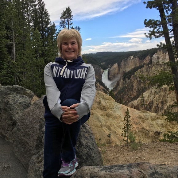 Meet your Posher, Susan - Picture 2 of 2